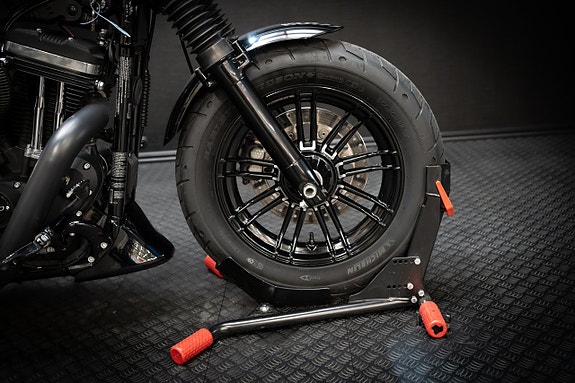 Harley-Davidson Forty-Eight (XL1200X) Bobber 11 of 16