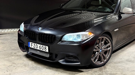 BMW M550d 3 of 5