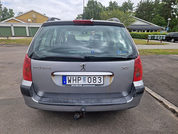 Peugeot 307 2 of 7