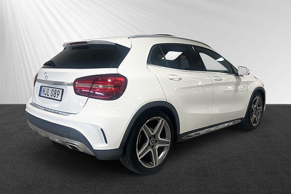 Mercedes-Benz GLA180 d 3 of 5