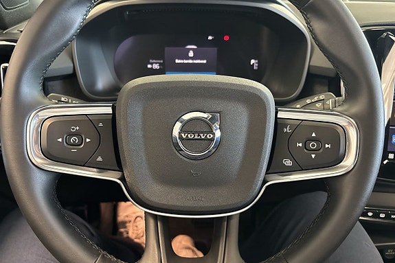 Volvo EX40 10 of 12