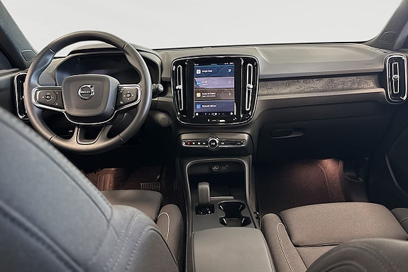 Volvo EX40 5 of 12