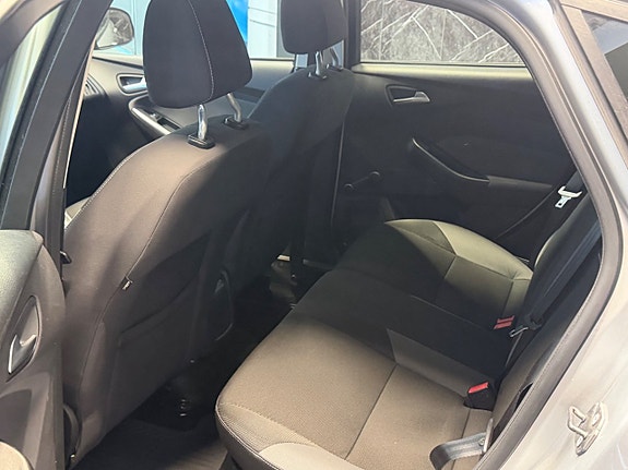 Ford Focus 14 of 18