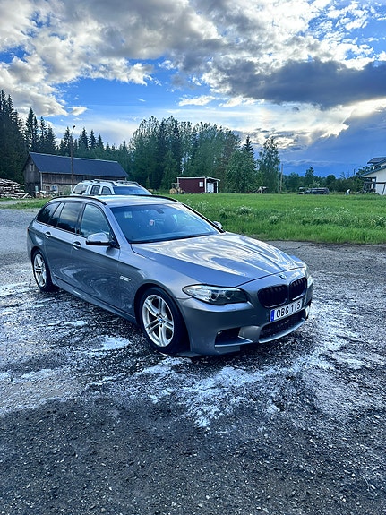 BMW 520d 4 of 5