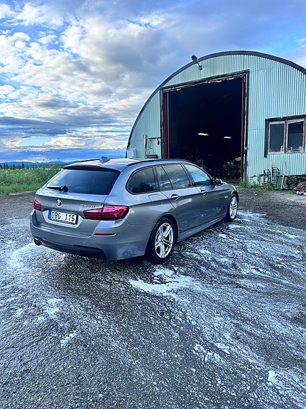 BMW 520d 3 of 5