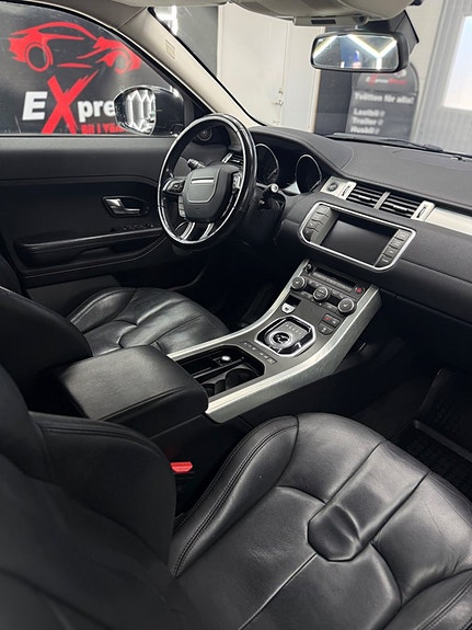 Land Rover Range Rover Evoque 5 of 5