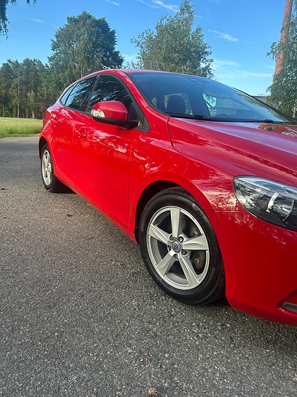 Volvo V40 6 of 8