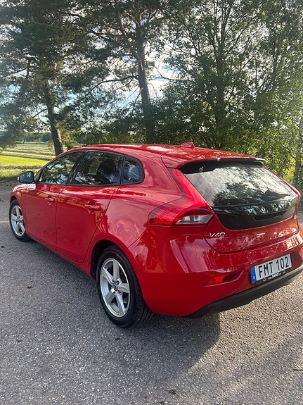 Volvo V40 3 of 8