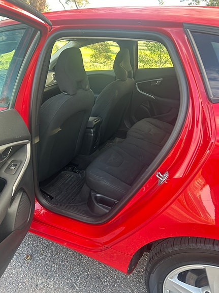 Volvo V40 8 of 8