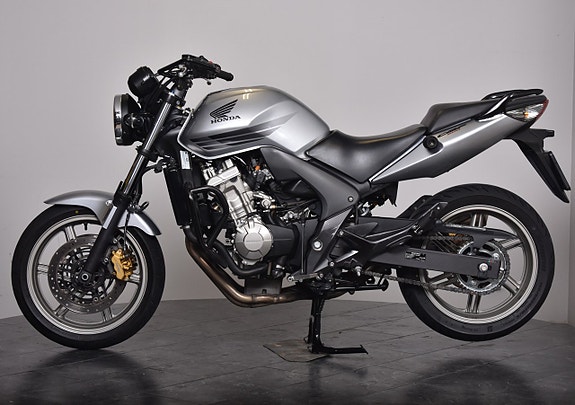 Honda CBF600 | LÅGA MIL | 1 ÄGARE | FINT SKICK 3 of 5