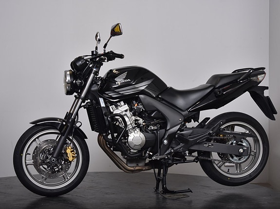 Honda CBF600 | LÅGA MIL | NYSERVAD| FINT SKICK 4 of 5