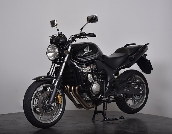 Honda CBF600 | LÅGA MIL | NYSERVAD| FINT SKICK 3 of 5