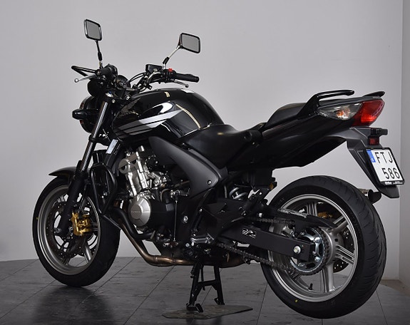 Honda CBF600 | LÅGA MIL | NYSERVAD| FINT SKICK 5 of 5