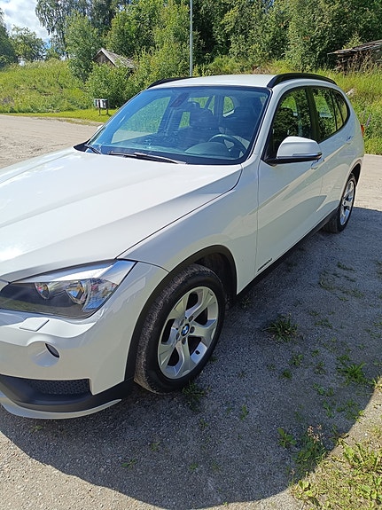 BMW X1 3 of 5