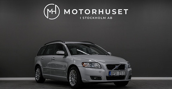 Volvo V50 3 of 5