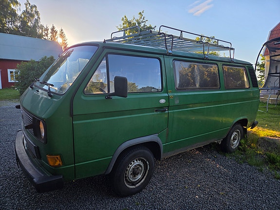 Volkswagen Transporter 2 of 3