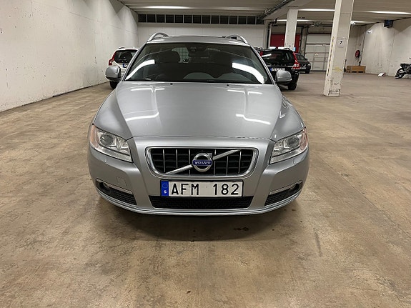 Volvo V70 4 of 5