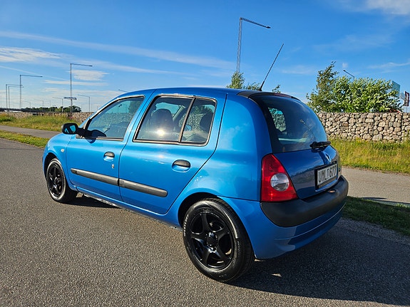 Renault Clio 2 of 5