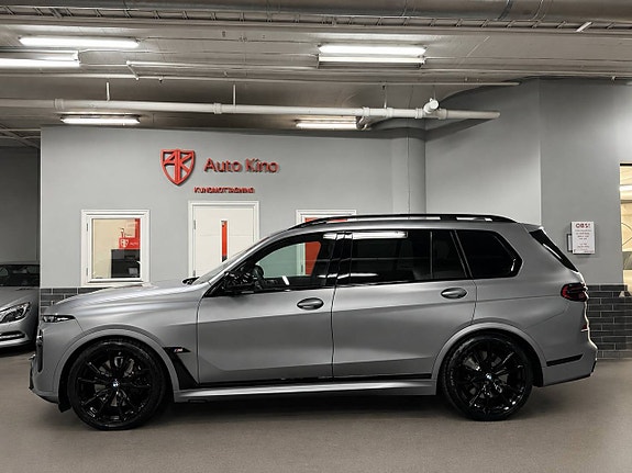 BMW X7 2 of 5