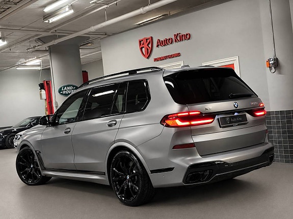 BMW X7 3 of 5