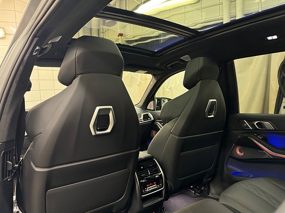 BMW X7 11 of 24