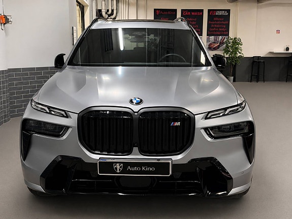 BMW X7 4 of 5