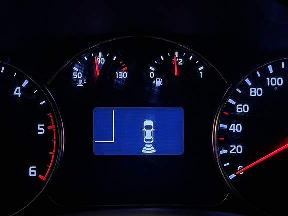 Kia Carens 10 of 20