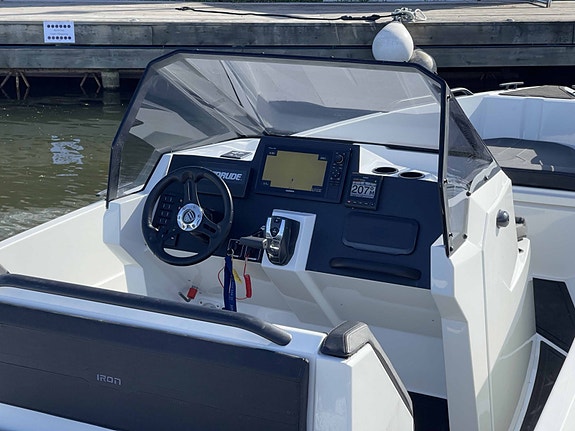 Iron 707 Evinrude 3 of 5