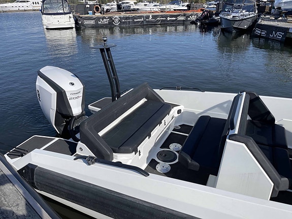 Iron 707 Evinrude 4 of 5