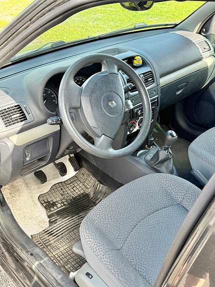 Renault Clio 3 of 5