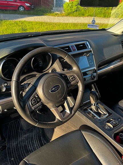 Subaru Outback 3 of 3