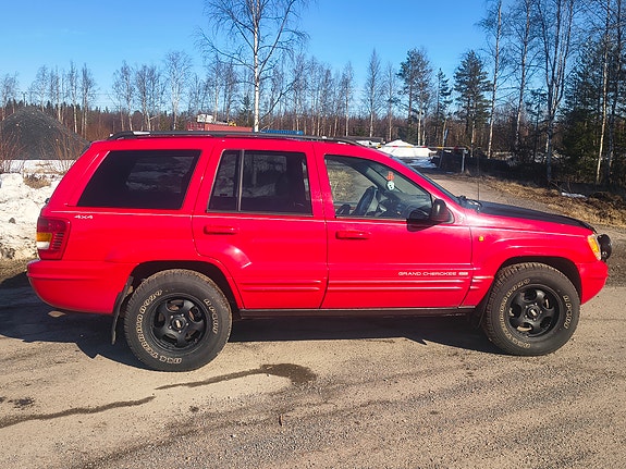Jeep Grand Cherokee 2 of 5