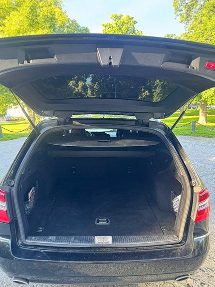 Mercedes-Benz E350 7 of 17