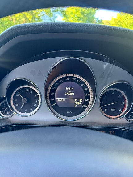 Mercedes-Benz E350 9 of 17