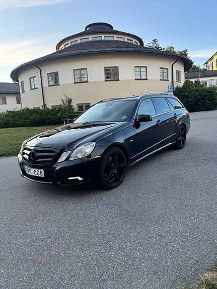 Mercedes-Benz E350 14 of 17