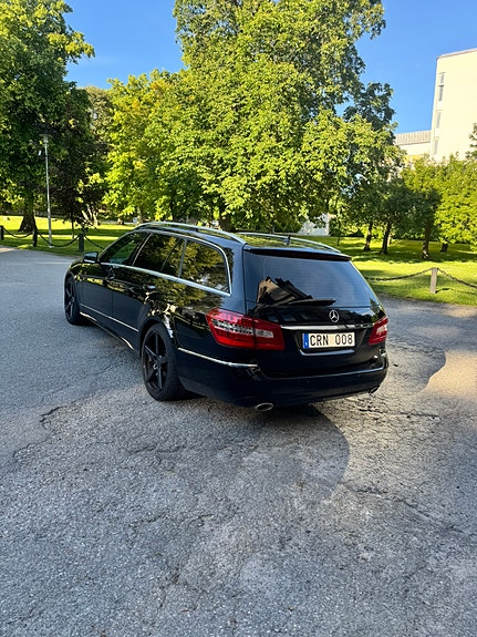 Mercedes-Benz E350 2 of 17
