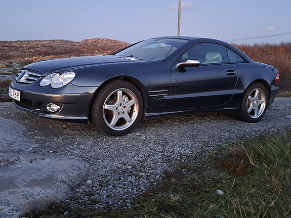 Mercedes-Benz SL500 2 of 5