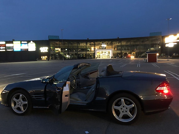 Mercedes-Benz SL500 5 of 5