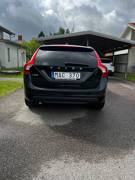 Volvo V60 3 of 5