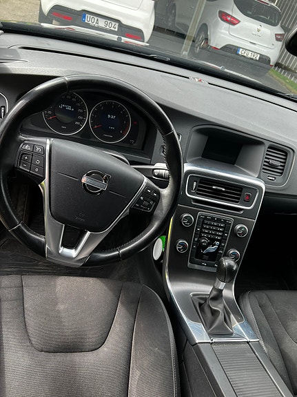 Volvo V60 5 of 5