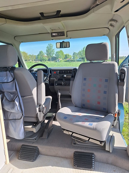 Volkswagen California 6 of 7