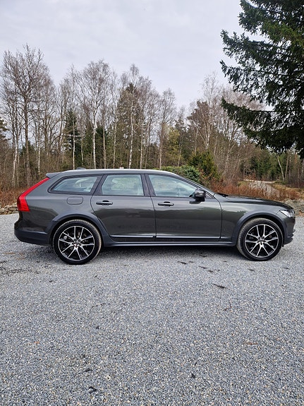 Volvo V90 Cross Country 5 of 5