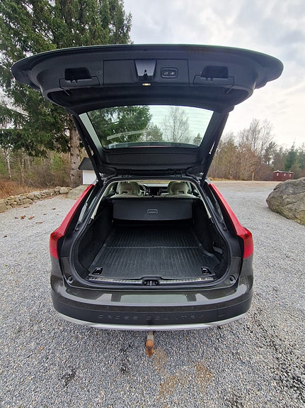 Volvo V90 Cross Country 10 of 14