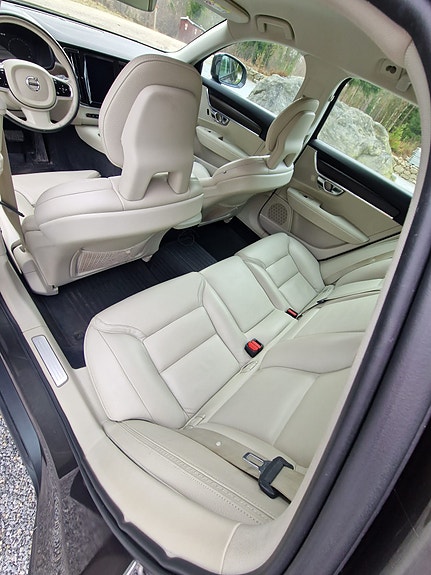 Volvo V90 Cross Country 11 of 14