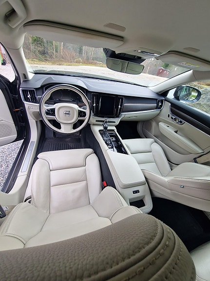 Volvo V90 Cross Country 12 of 14