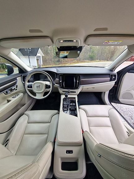 Volvo V90 Cross Country 7 of 14
