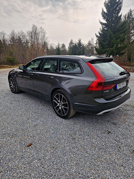 Volvo V90 Cross Country 6 of 14