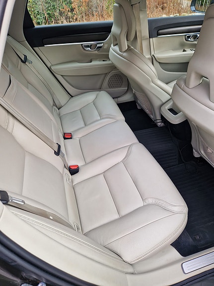 Volvo V90 Cross Country 9 of 14
