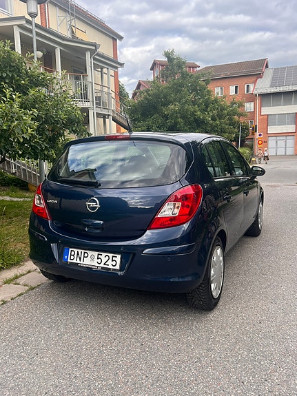 Opel Corsa 2 of 5