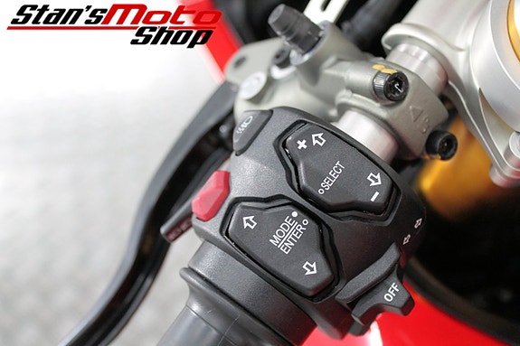 Ducati Panigale V4 S ABS Låga mil 21 of 23